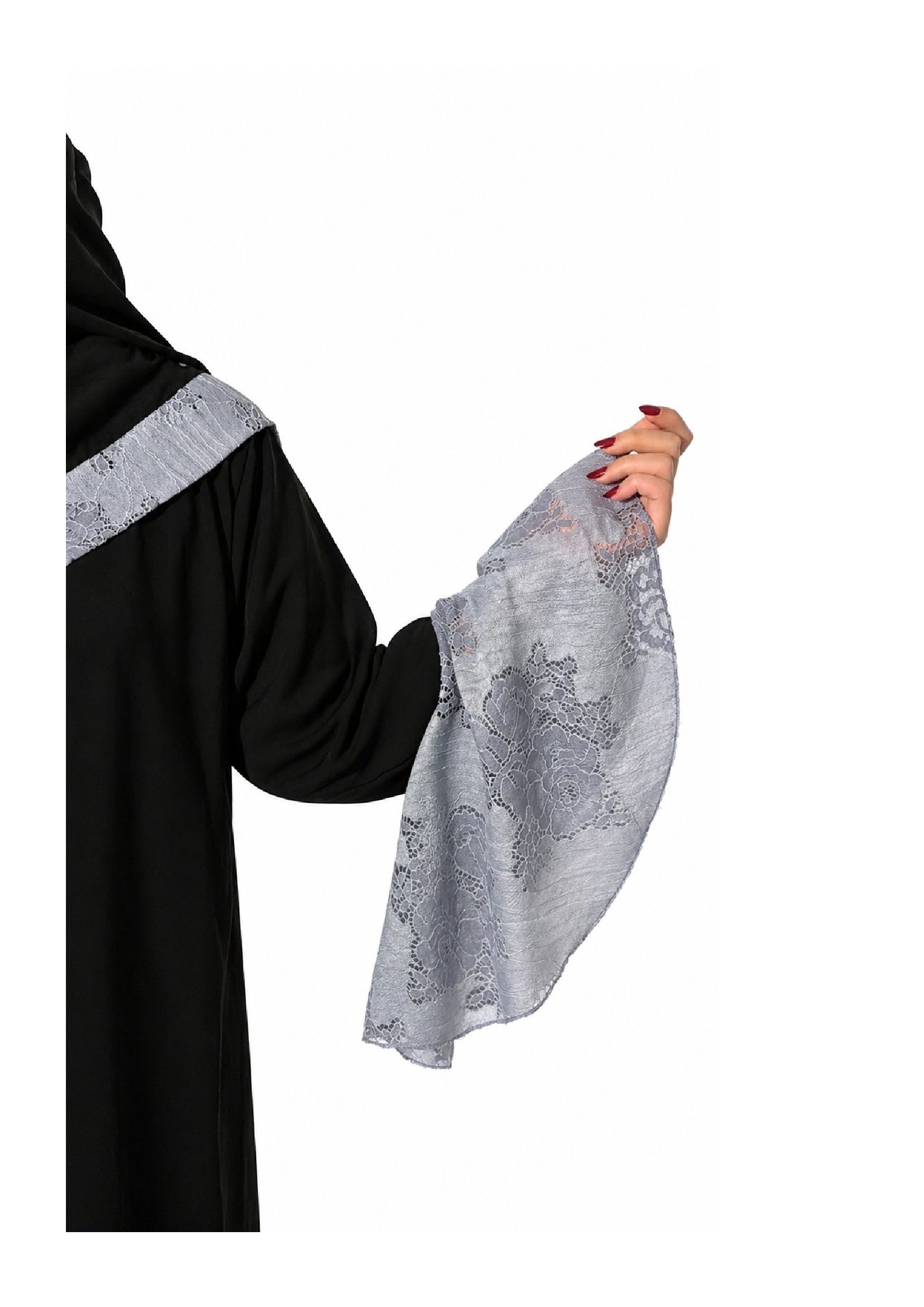 عباية سوداء مع سماوي S22