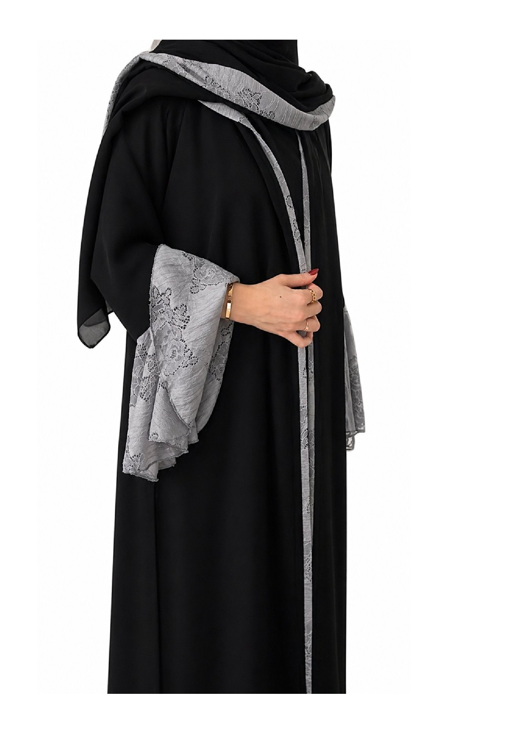 عباية سوداء مع سماوي S22
